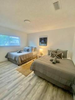 Beautiful & Relax Family House 2/1- Free Parking - Miami - 9