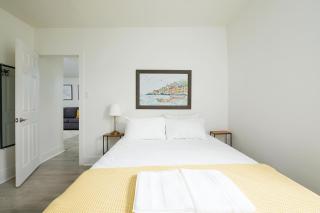 Chic Plaza St-Hubert Apt 2BR 2BA - 2