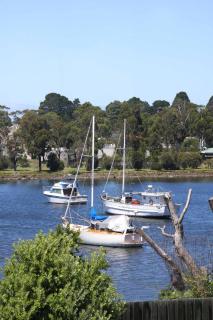 Waterfront Lodge Motel - 6