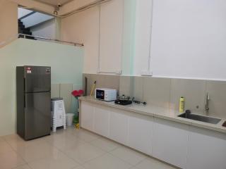 Color Mixed Home Hostel - 1