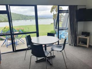 Bay Vista Waterfront Motel - Picton - 9