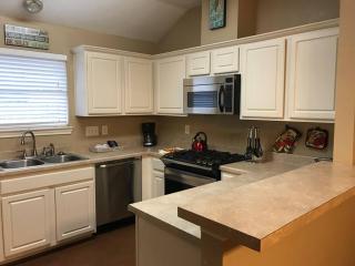 Cozy Pet-Friendly Home- Huge Spring Discounts - Spring - 3