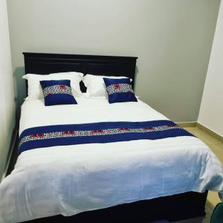 Eika Suites at Acacia - 7