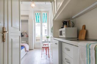 JOIVY Lovely Studio for 2 with Balcony near Duomo - Milan - 7