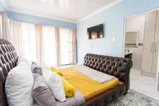 The Hide on kilburn - 1