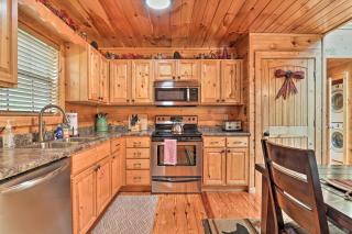 Woodsy Retreat with Hot Tub, 8 Mi to Dollywood! - 3