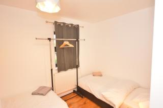 Newly refurbished 3 bedroom house London - 8