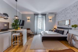 Adria Square Studios - 5