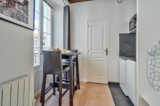 Cute Mezzanine Studio in the Heart of Paris (2M) - París - 3