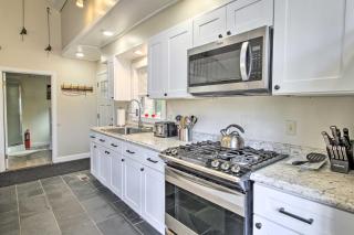 White Mountains Home with Hot Tub - Walk to Town! - North Conway - 6