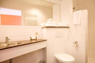 Hotel Roermond Next Door - 8