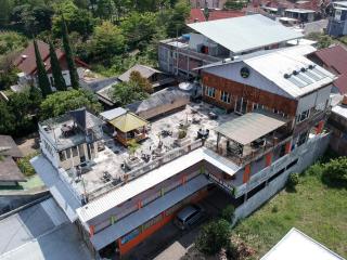 Batuque Town Villa - Batu - 7