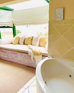 Sandra's Guest House - 2