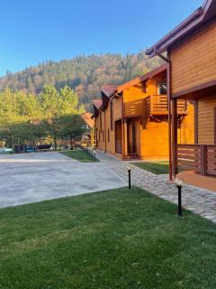 Villa Затишна de luxe - Mykulychyn - 3