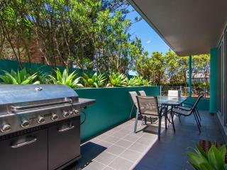 Shores G1 on Head Street close to Main Beach - 9