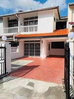 Johor Lovy Ros Homestay/12pax/Wifi/IKea Jusco - 0