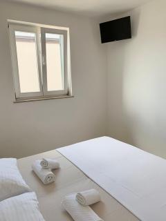 Apartments Happy Stay Center Baska - 2