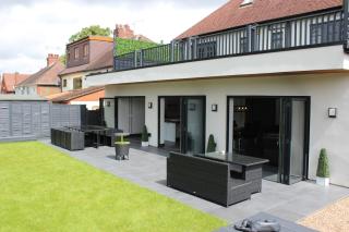 Modern Spacious House - Sleeps 16, Free Parking, Sun Terrace - 8