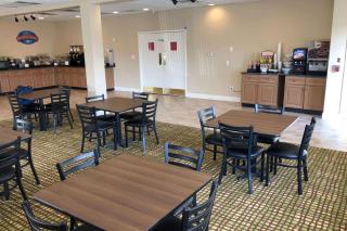 Baymont by Wyndham Latham Albany Airport - 8