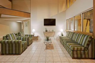 La Quinta by Wyndham St. Pete-Clearwater Airport - Clearwater - 3