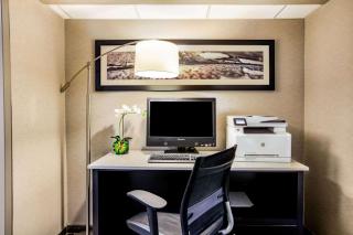 La Quinta by Wyndham Houston Baytown East - Baytown - 3