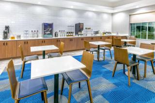 La Quinta by Wyndham Jacksonville, Texas - 3