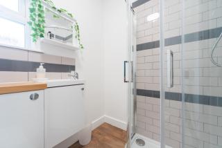Mercy Way 4 Bedroom-6 Beds-Central Hull-Sleeps 8 - Hull - 1