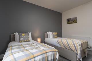 Mercy Way 4 Bedroom-6 Beds-Central Hull-Sleeps 8 - Hull - 3
