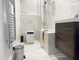 Elevate at Fleet Heights Apartment Seven - Fleet - 2