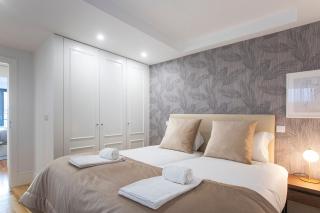 City Center 2BR Flat w/ AC by LovelyStay - 6