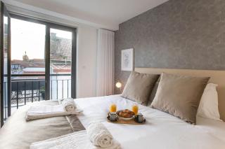 City Center 2BR Flat w/ AC by LovelyStay - Porto - 9