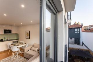 City Center 2BR Flat w/ AC by LovelyStay - Porto - 8