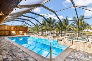 Direct Access Waterfront Villa with Heated Pool & Spa Edgewater Escape Roelens Vacations - 6