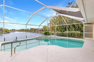 Pet Friendly Paradise with Heated Pool & Spa - Villa Tropic Holiday - Cape Coral - Cape Coral - 5