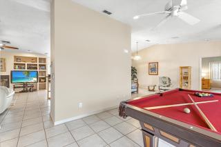Pet Friendly Paradise with Heated Pool & Spa - Villa Tropic Holiday - Cape Coral - Cape Coral - 2