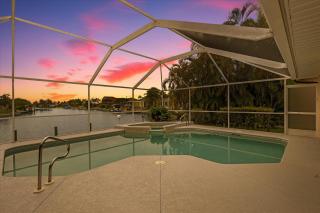 Pet Friendly Paradise with Heated Pool & Spa - Villa Tropic Holiday - Cape Coral - Cape Coral - 0