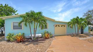 Waterfront Petite Retreat with Private Pool & Gulf Access - Villa Boat House - Roelens Vacations - Saint James City - 8