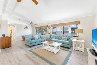 Waterfront Petite Retreat with Private Pool & Gulf Access - Villa Boat House - Roelens Vacations - Saint James City - 6