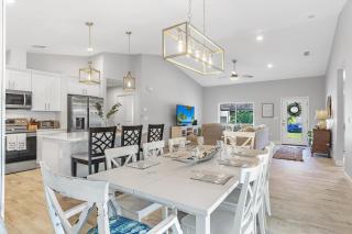 BRAND NEW Rental with Luxury Pool - Villa Rosalie - Roelens Vacations - Englewood - 3