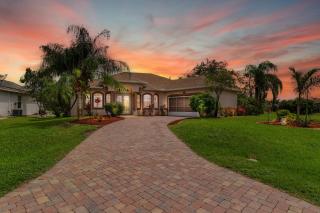 Waterfront Paradise with Heated Pool, Kayaks, & Game Room Villa Cape Paradise Roelens Vacations - Cape Coral - 5