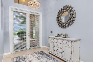 Waterfront Paradise with Heated Pool, Kayaks, & Game Room Villa Cape Paradise Roelens Vacations - Cape Coral - 3