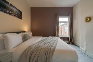 Hull Large 4 Bedrooms 8 Beds Home - Close to A63 MKM Stadium & HRI - 4