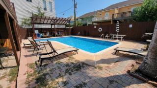 Cozy 2 Bedroom with Big Pool - Campeche Triplex unit C home - South Padre Island - 2