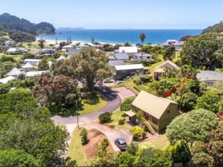Tui's Grove - Onemana Holiday Home - Opoutere - 0