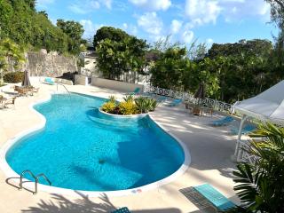 Rockley Golf 810 is a 2 bedroom, 2 Bathroom 1st floor Apartment with pool - Saint James - 0