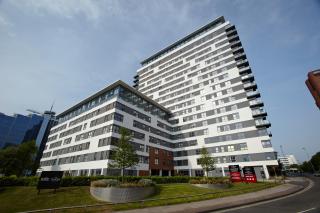 Skyline Plaza By Viridian Apartments - Basingstoke - 3