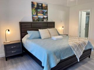 Grand Family 3BR Condo Apartment near Disney Parks - 1