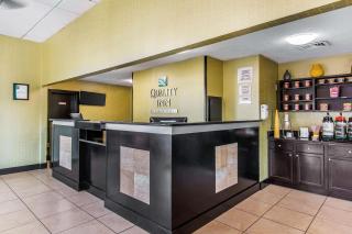 Quality Inn Hinesville - Fort Stewart Area, Kitchenette Rooms - Pool - Guest Laundry - Hinesville - 3