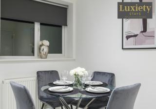 Modern & Elegant 1BR City Centre - Near High St & Southend Beach by Luxiety Stays - 5