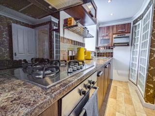 Beautiful Listed Flat with Private Garden, Birnam - 3